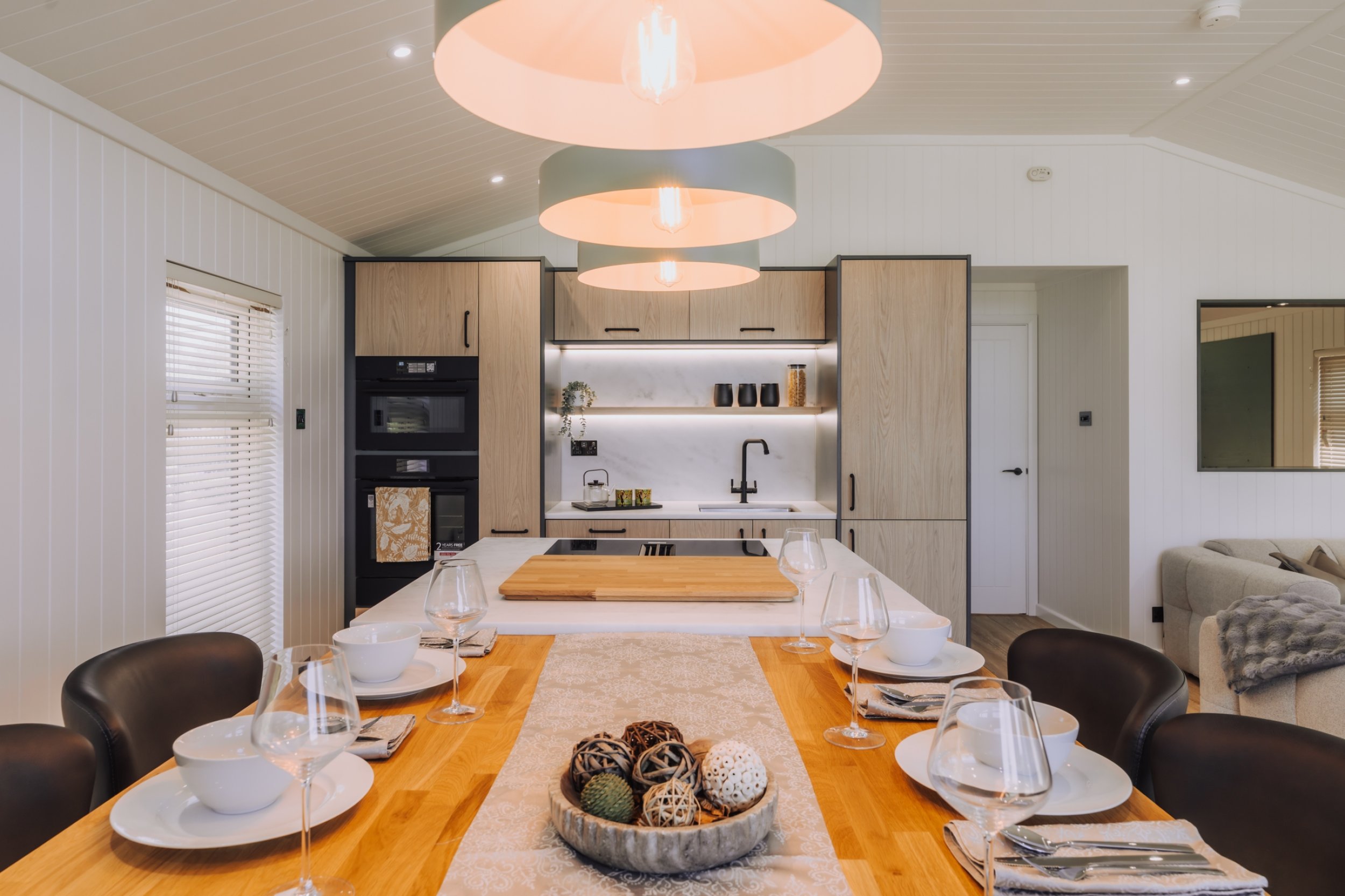 The Ultimate Lake Front Lodge - Lissett Myosa